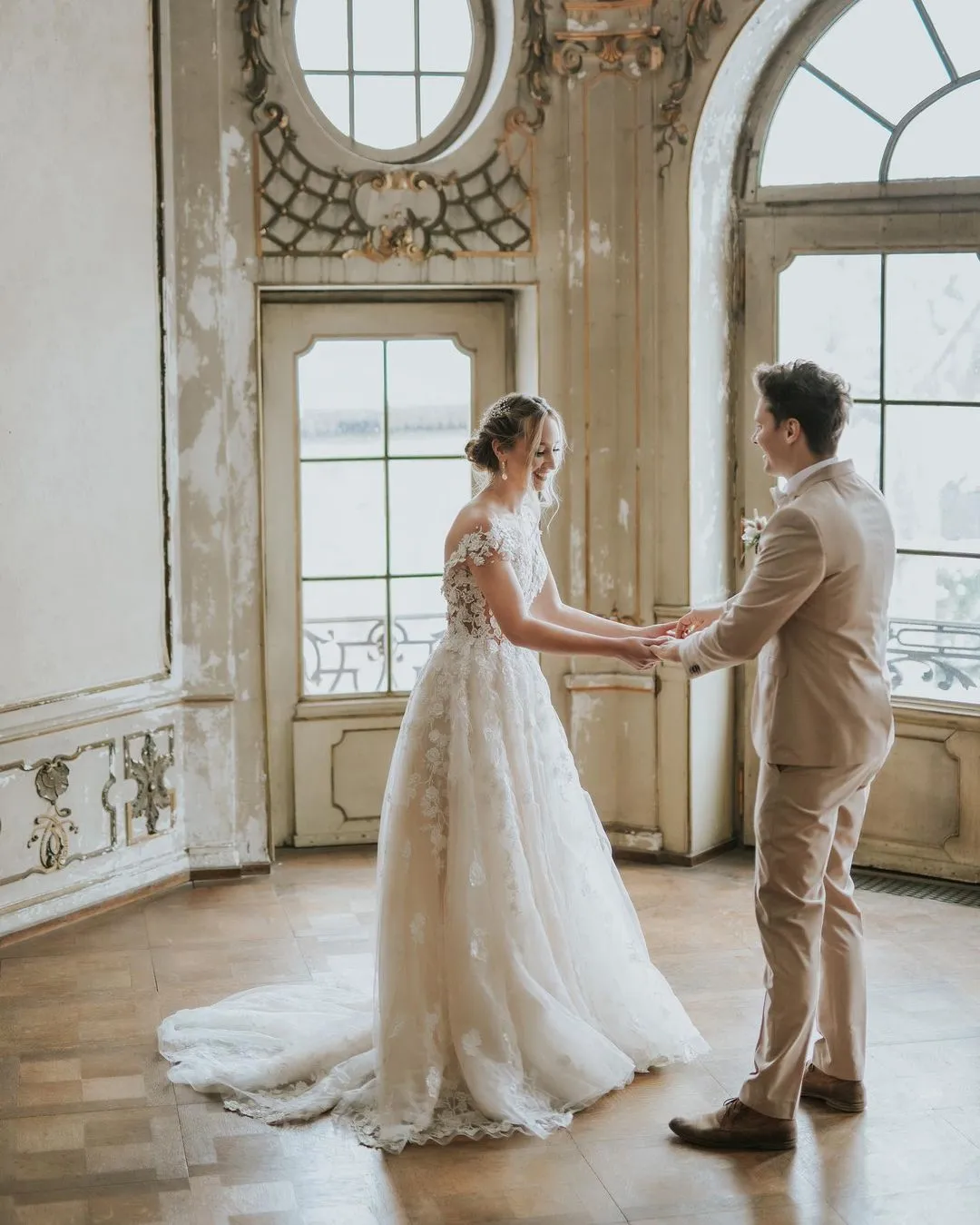 Boho Long A-line Tulle Wedding Dress with Lace Appliques